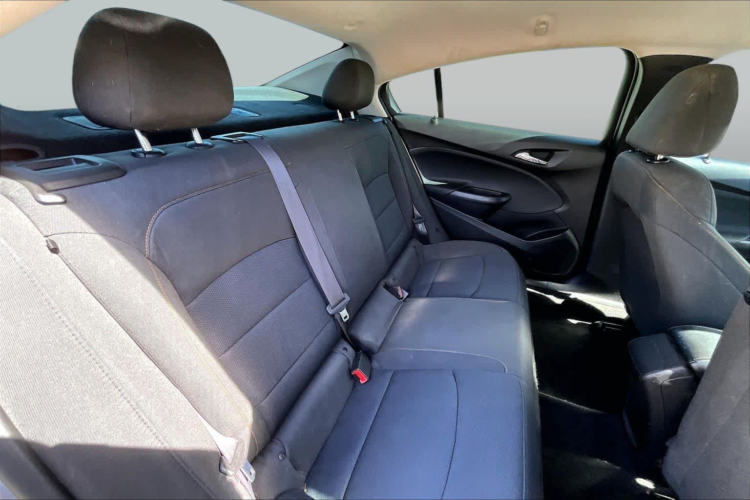 2017 Chevrolet Cruze photo 18 of 25