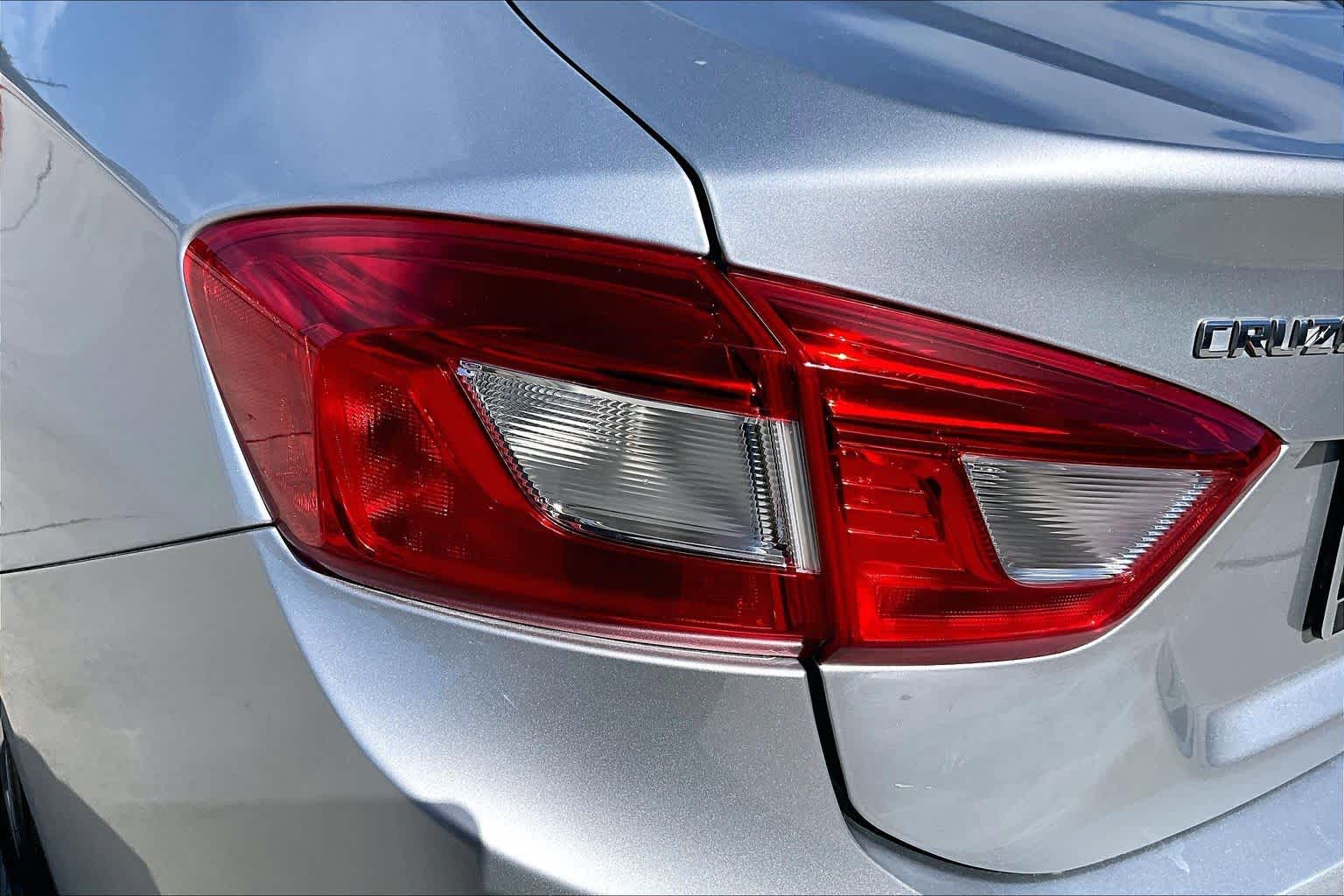 2017 Chevrolet Cruze photo 23 of 25