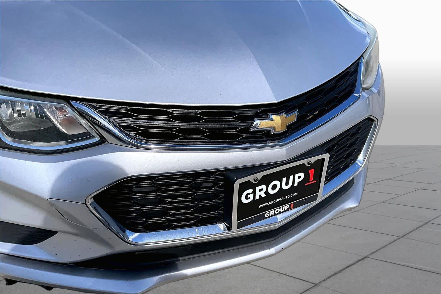 2017 Chevrolet Cruze photo 24 of 25