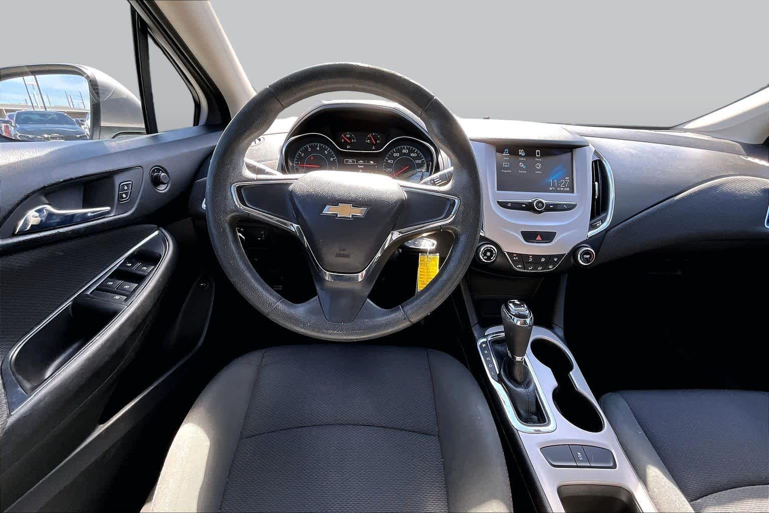 2017 Chevrolet Cruze photo 5 of 25