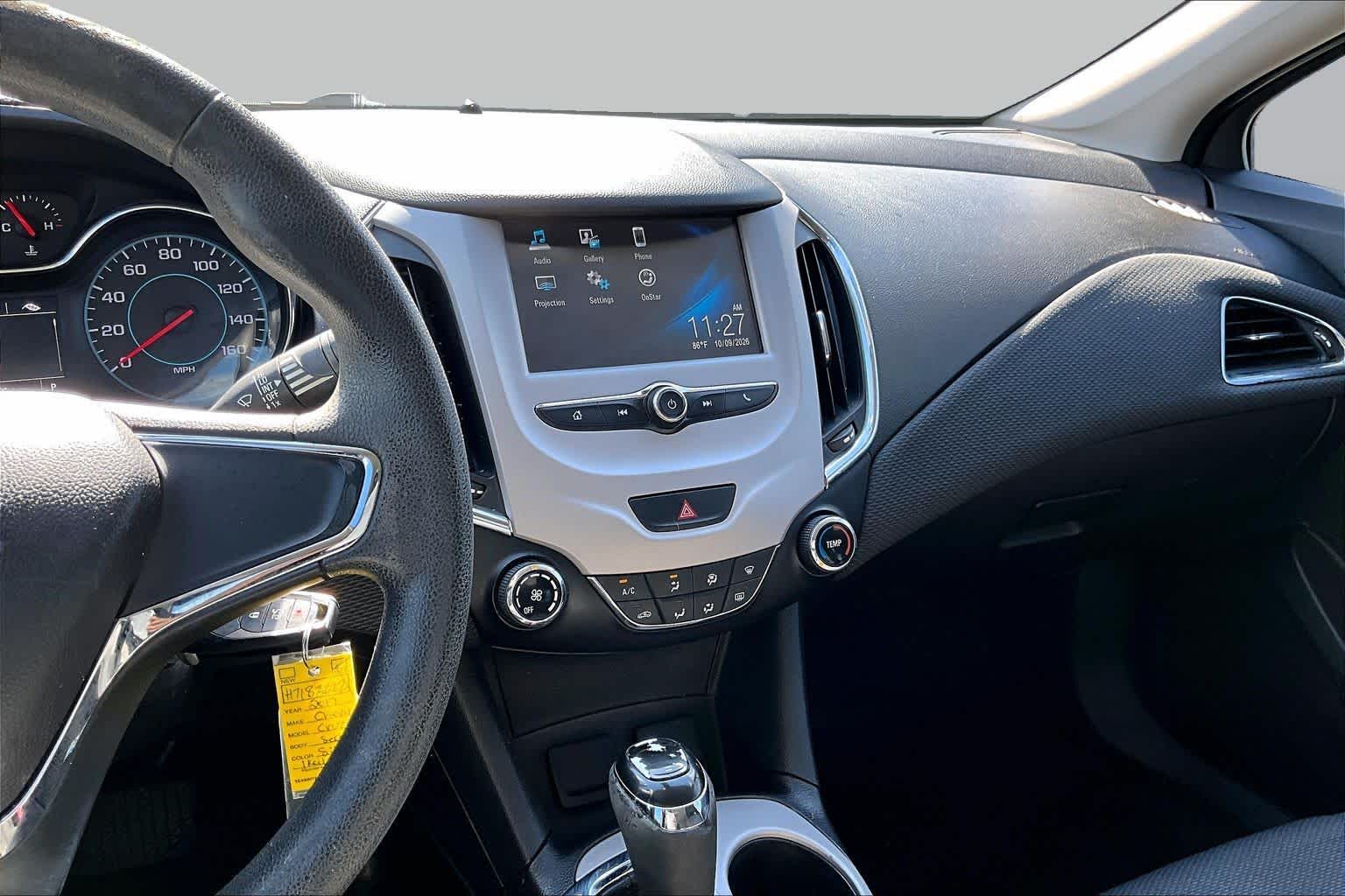 2017 Chevrolet Cruze photo 6 of 25