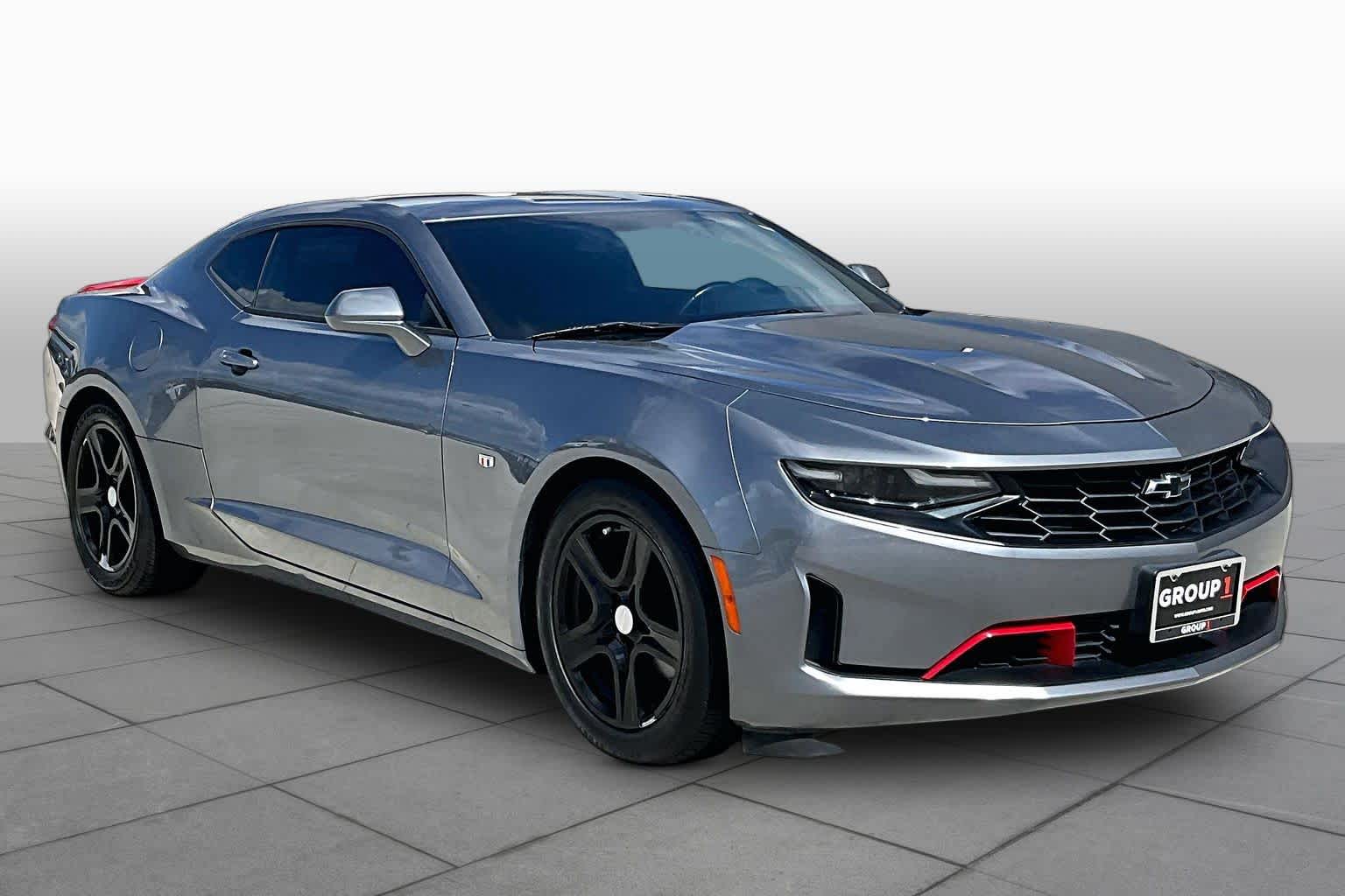 2019 Chevrolet Camaro photo 3 of 31