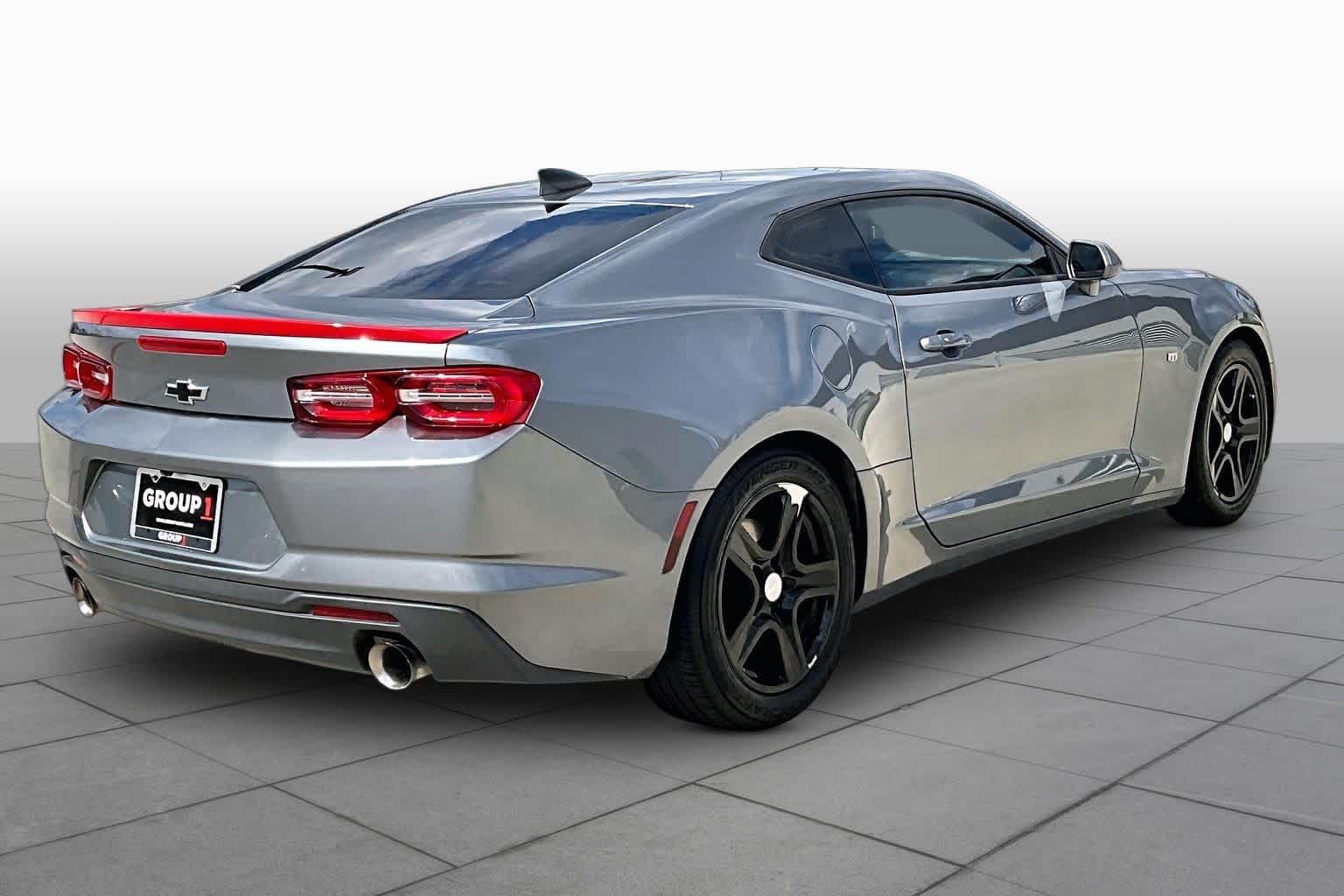 2019 Chevrolet Camaro photo 11 of 31