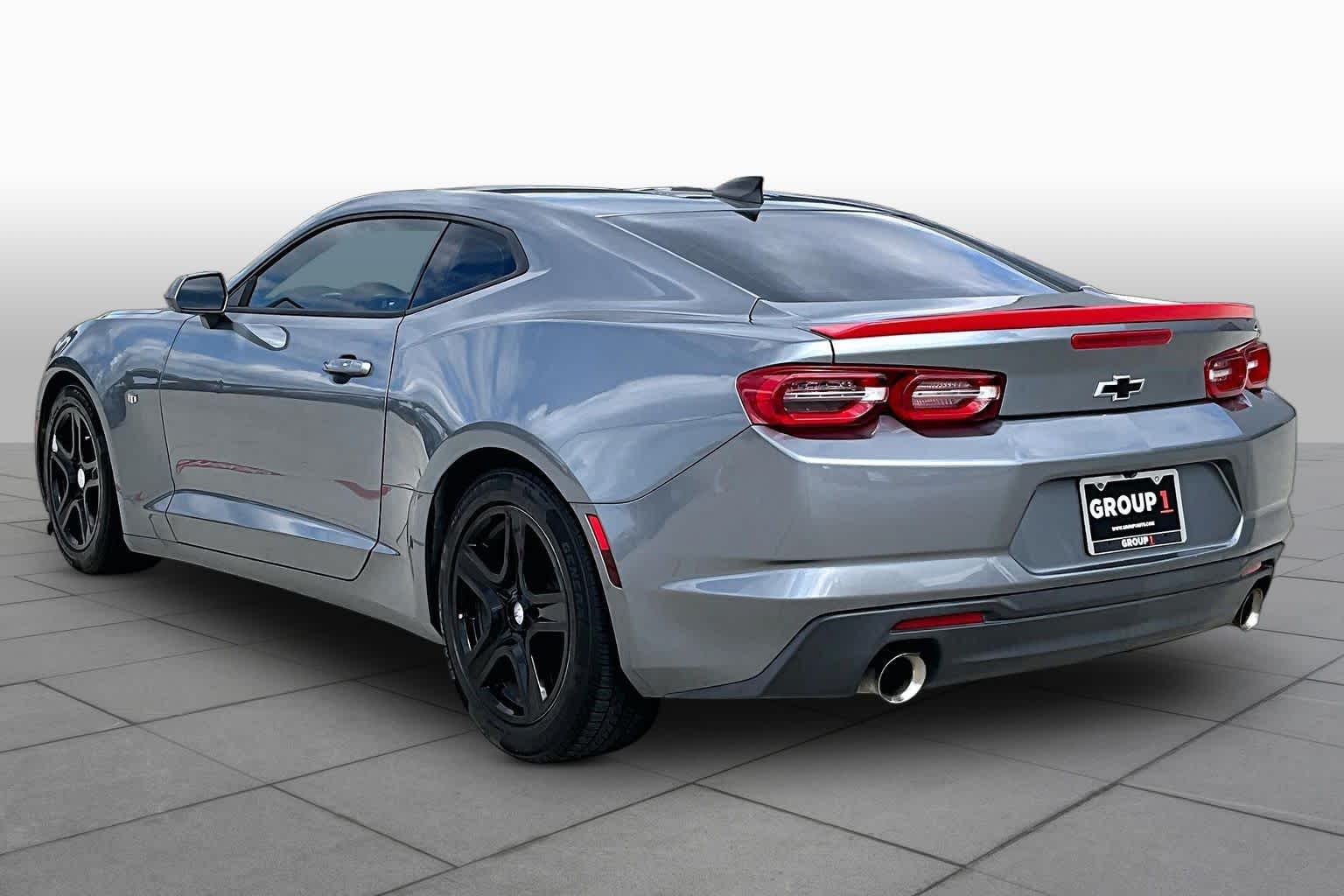 2019 Chevrolet Camaro photo 10 of 31