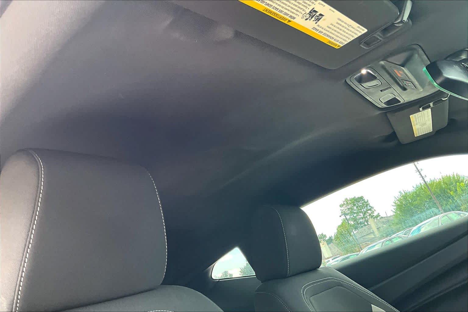 2019 Chevrolet Camaro photo 12 of 31