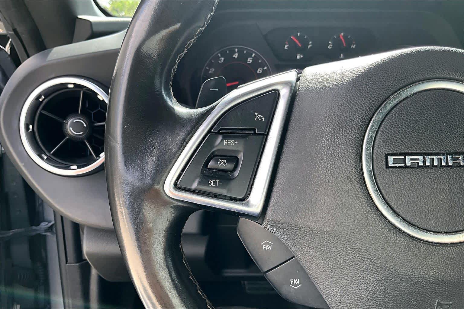 2019 Chevrolet Camaro photo 21 of 31