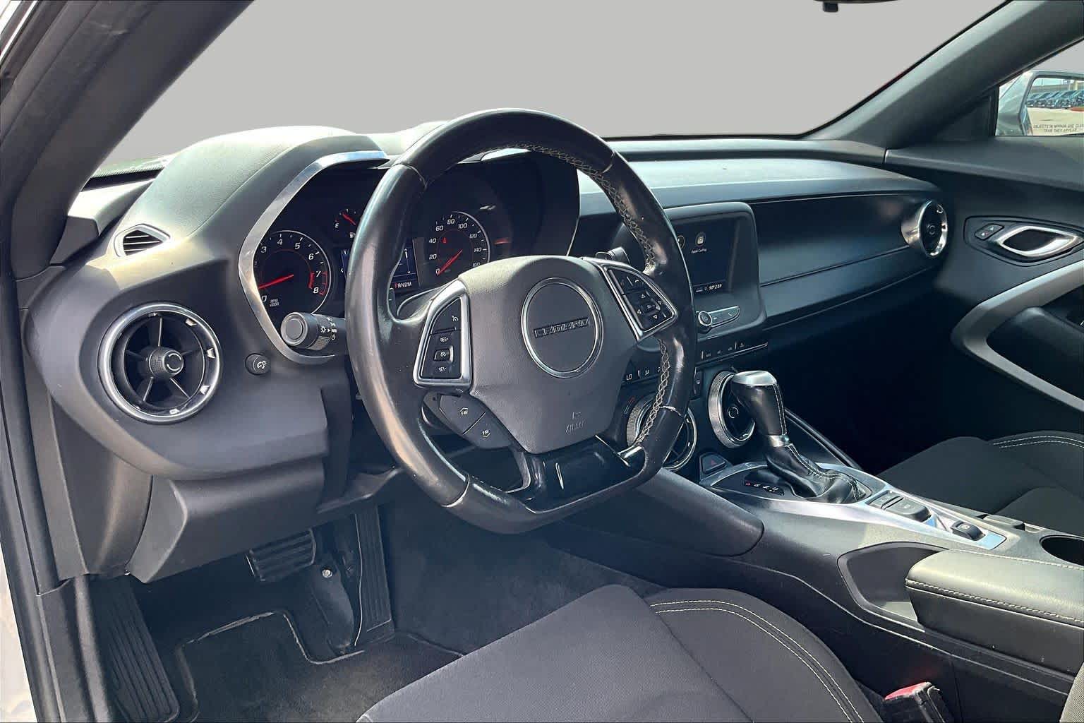 2019 Chevrolet Camaro photo 15 of 31