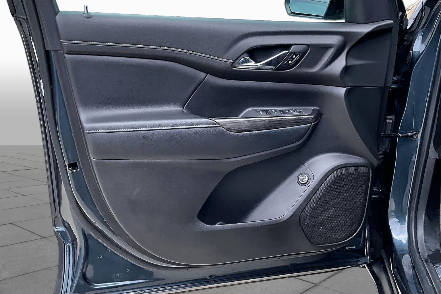 2020 GMC Acadia SLT Dark Sky Metallic at Texan GMC Buick