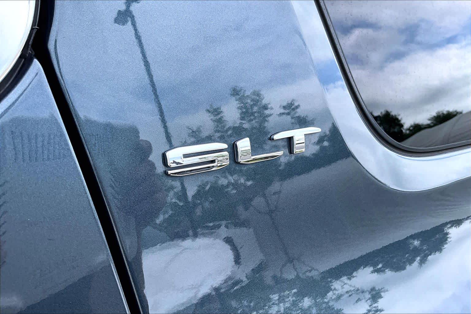 2020 GMC Acadia SLT Dark Sky Metallic at Texan GMC Buick