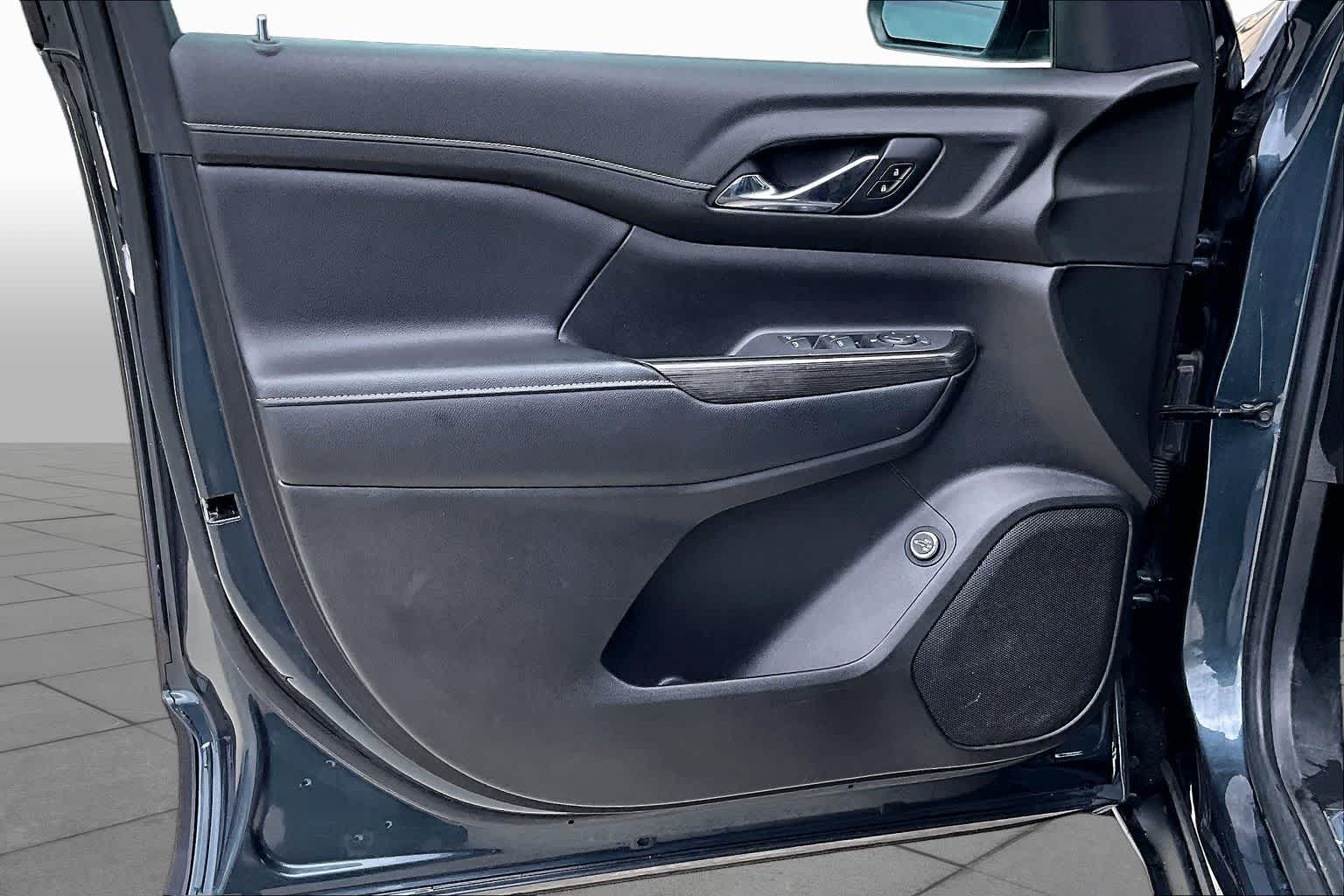2020 GMC Acadia SLT Dark Sky Metallic at Texan GMC Buick