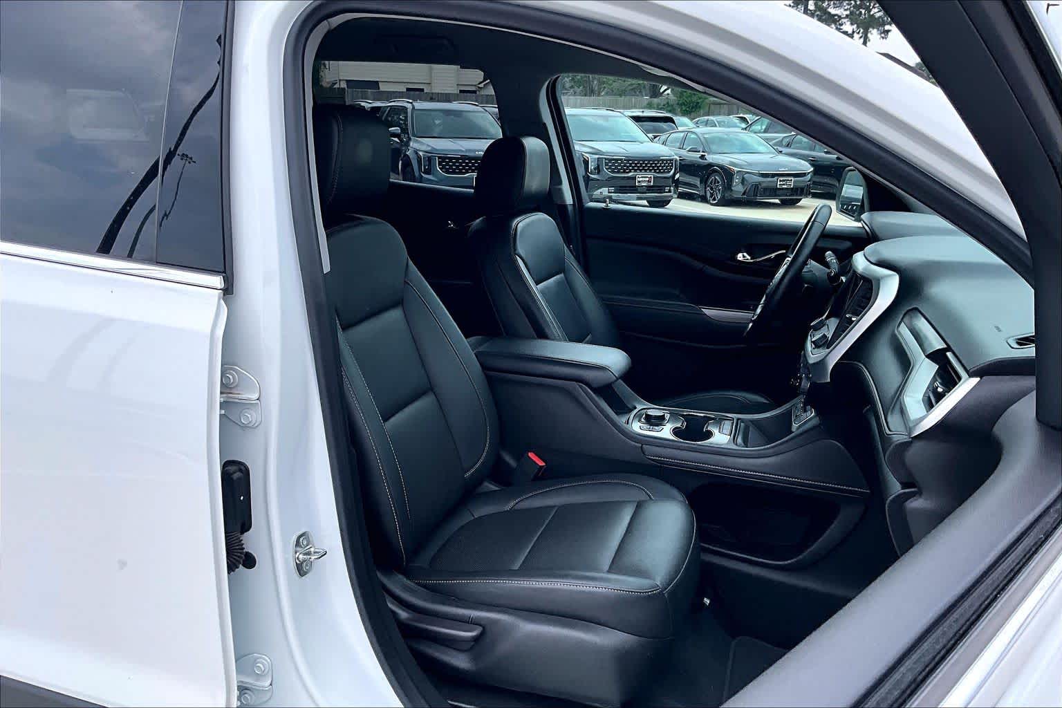 2023 GMC Acadia SLT Summit White at Lone Star Chevrolet