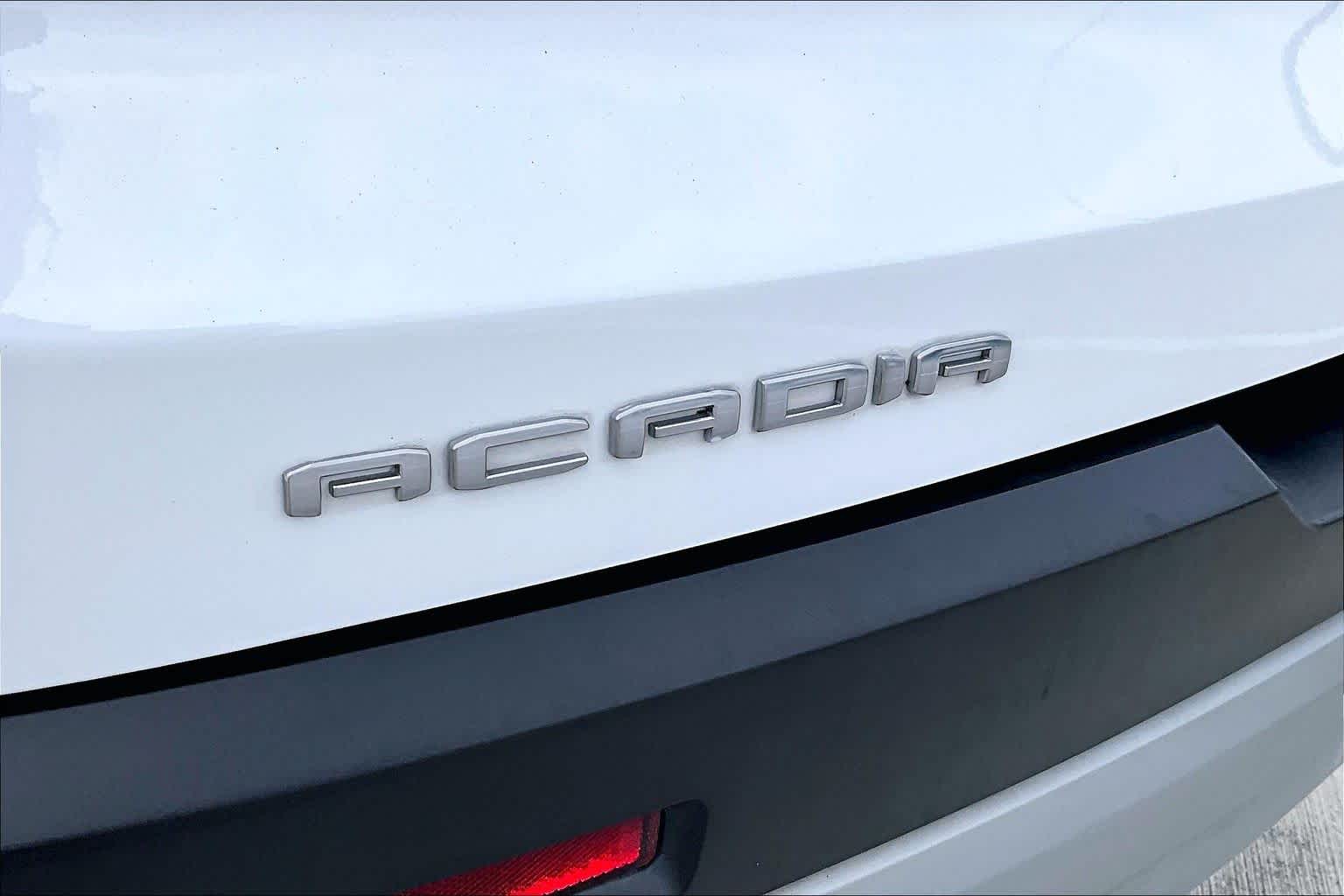 2023 GMC Acadia SLT Summit White at Lone Star Chevrolet