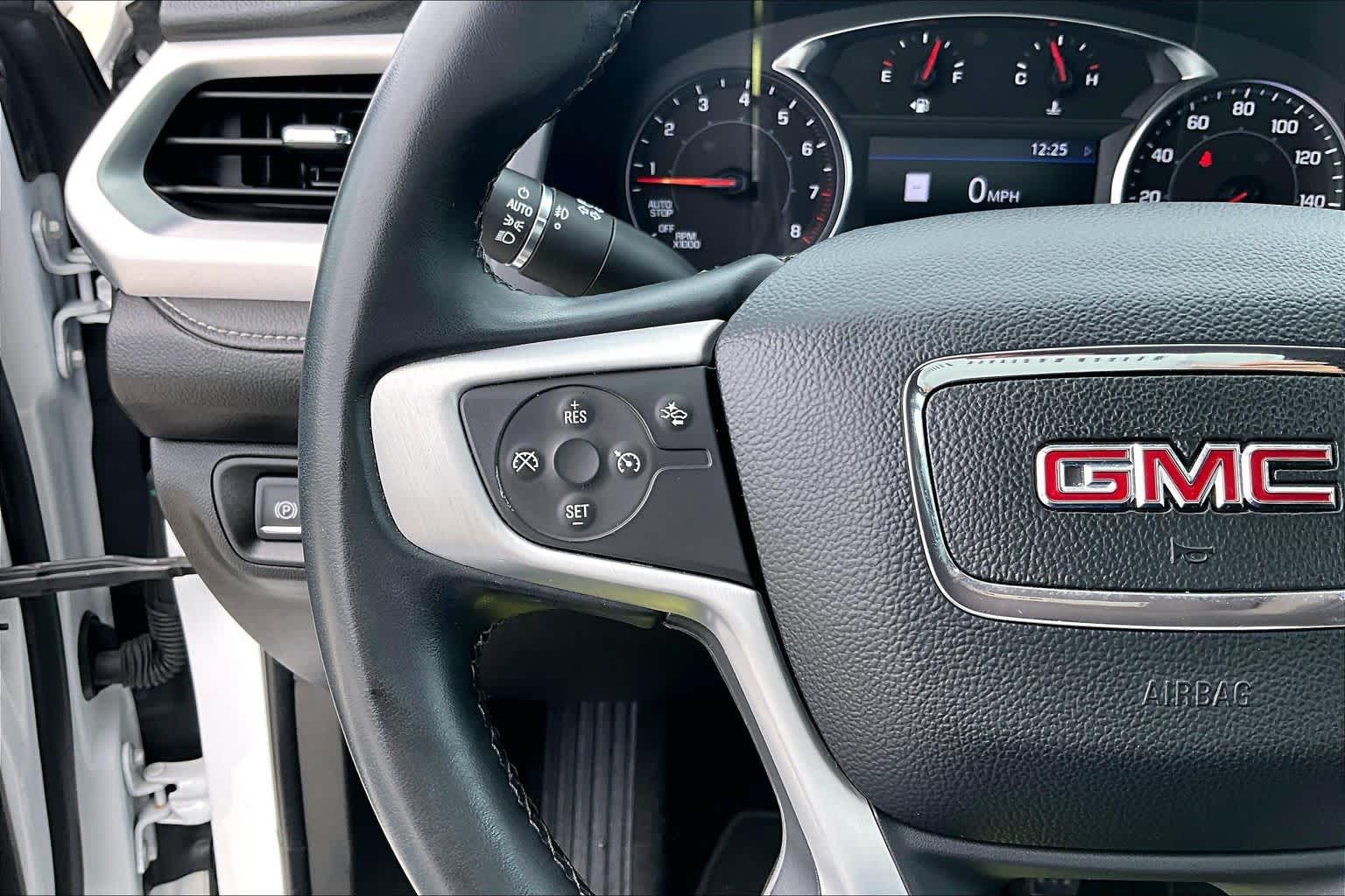 2023 GMC Acadia SLT Summit White at Lone Star Chevrolet