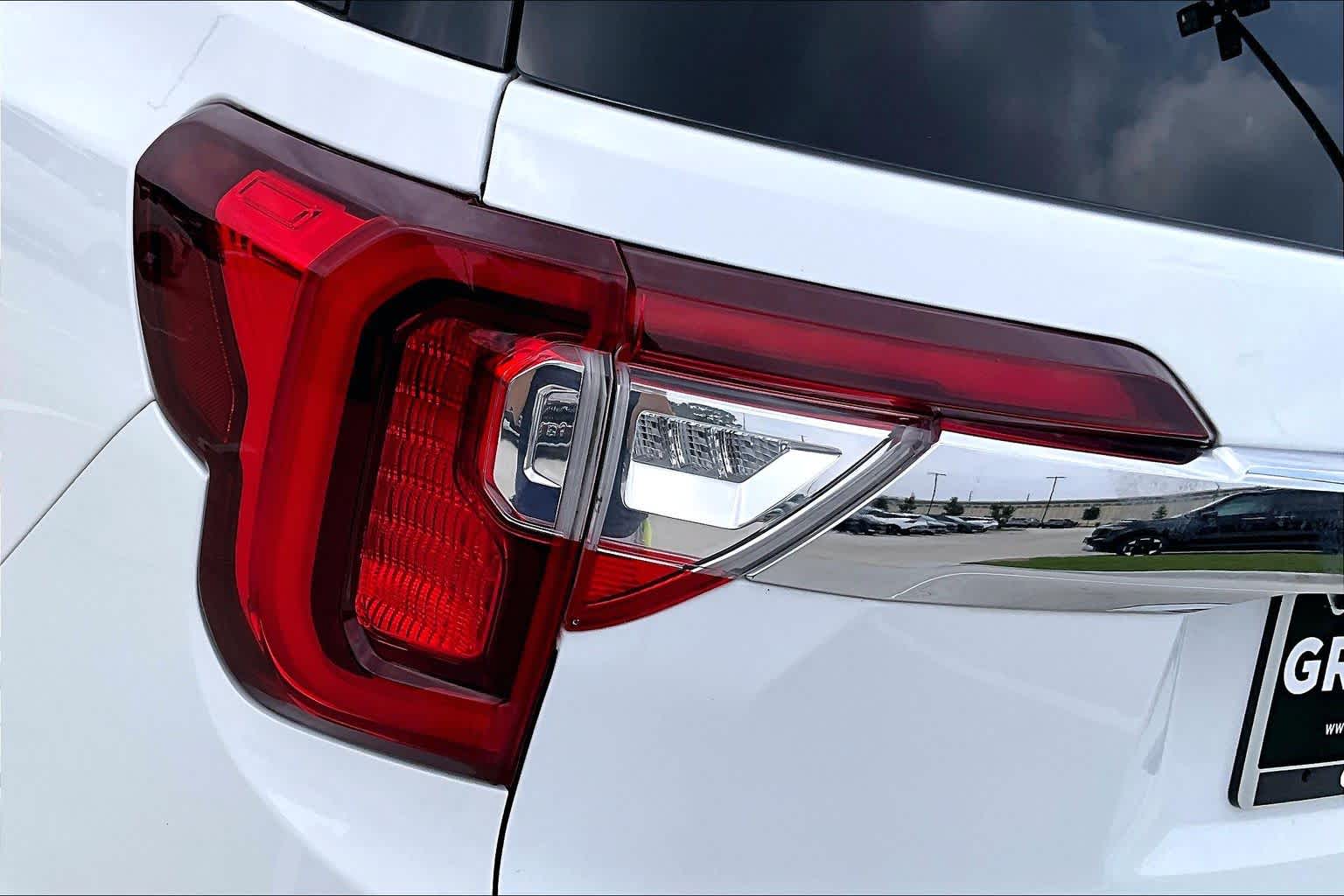2023 GMC Acadia SLT Summit White at Lone Star Chevrolet