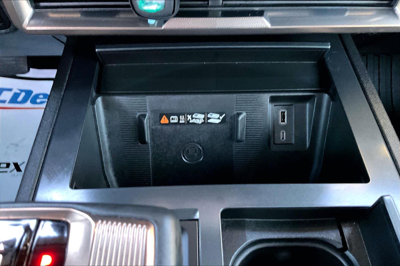 2025 GMC HUMMER EV SUV photo 34 of 35