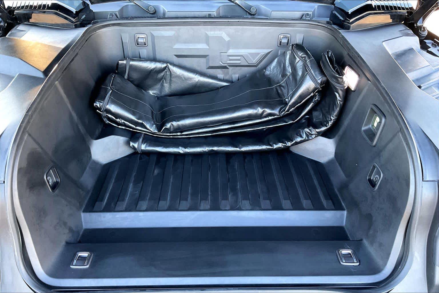2025 GMC HUMMER EV SUV photo 31 of 35