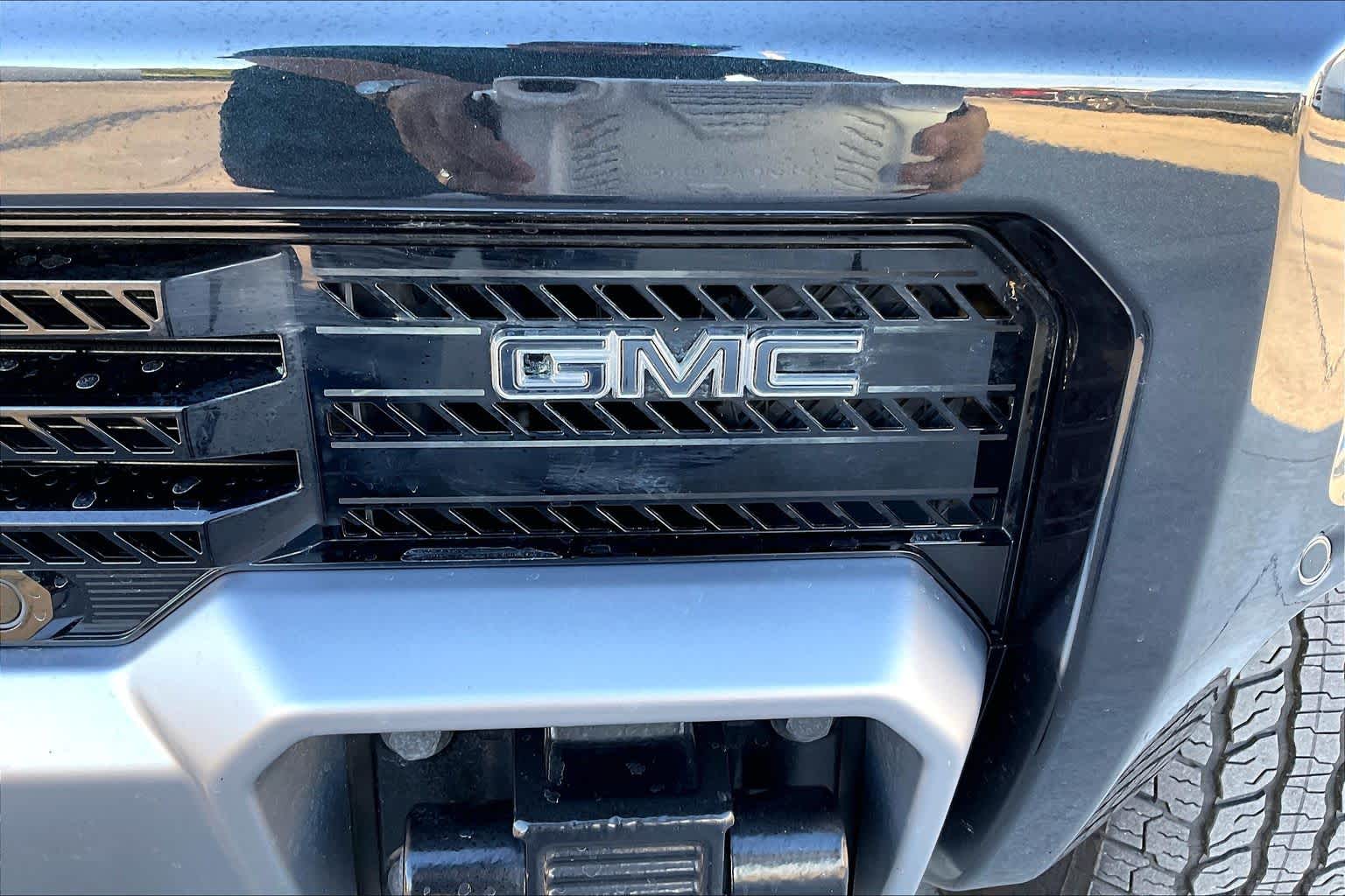 2025 GMC HUMMER EV SUV photo 30 of 35
