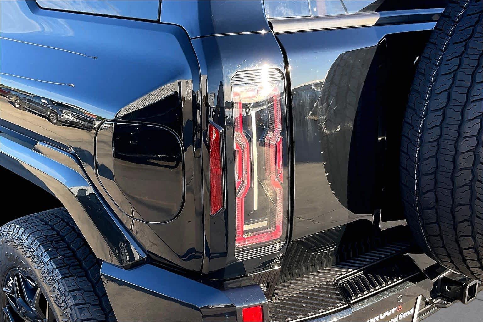 2025 GMC HUMMER EV SUV photo 28 of 35