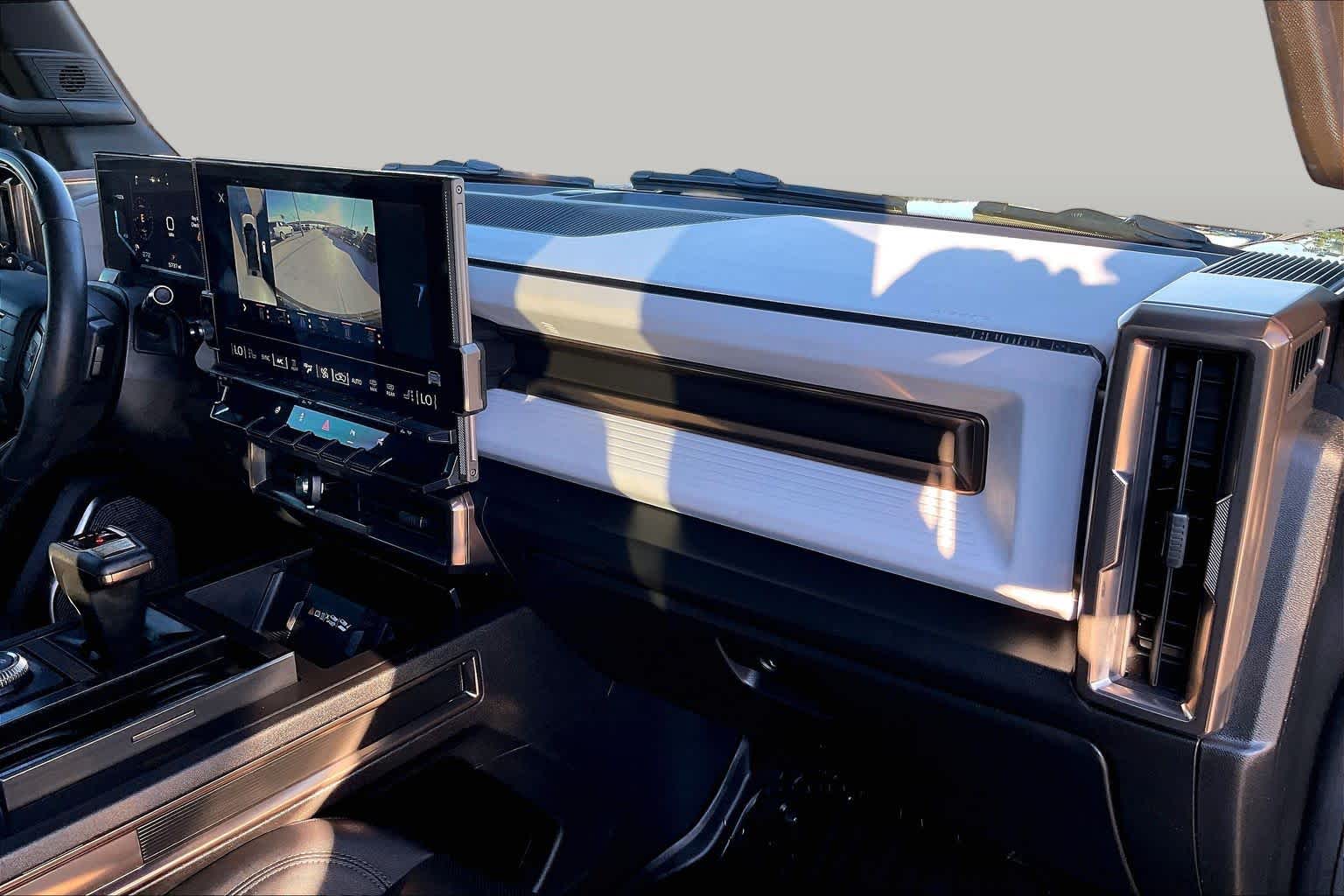 2025 GMC HUMMER EV SUV photo 18 of 35