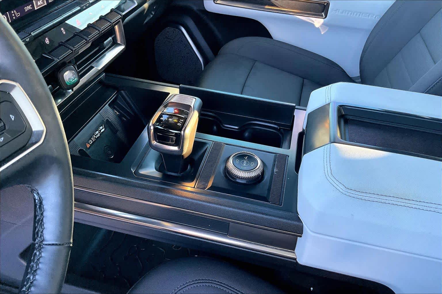 2025 GMC HUMMER EV SUV photo 16 of 35