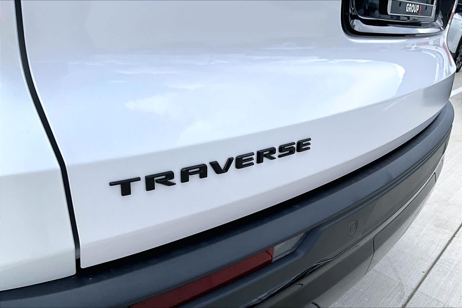 2024 Chevrolet Traverse FWD LT Iridescent Pearl Tricoat at Group 1 Toyota Southwest