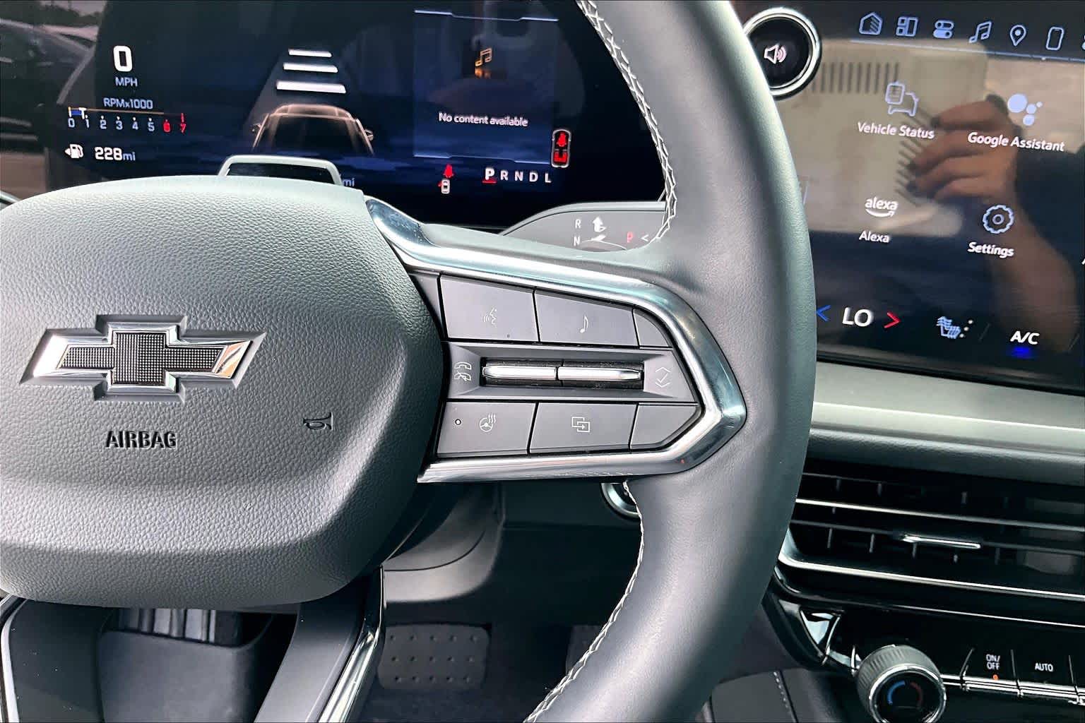 2024 Chevrolet Traverse FWD LT Iridescent Pearl Tricoat at Group 1 Toyota Southwest