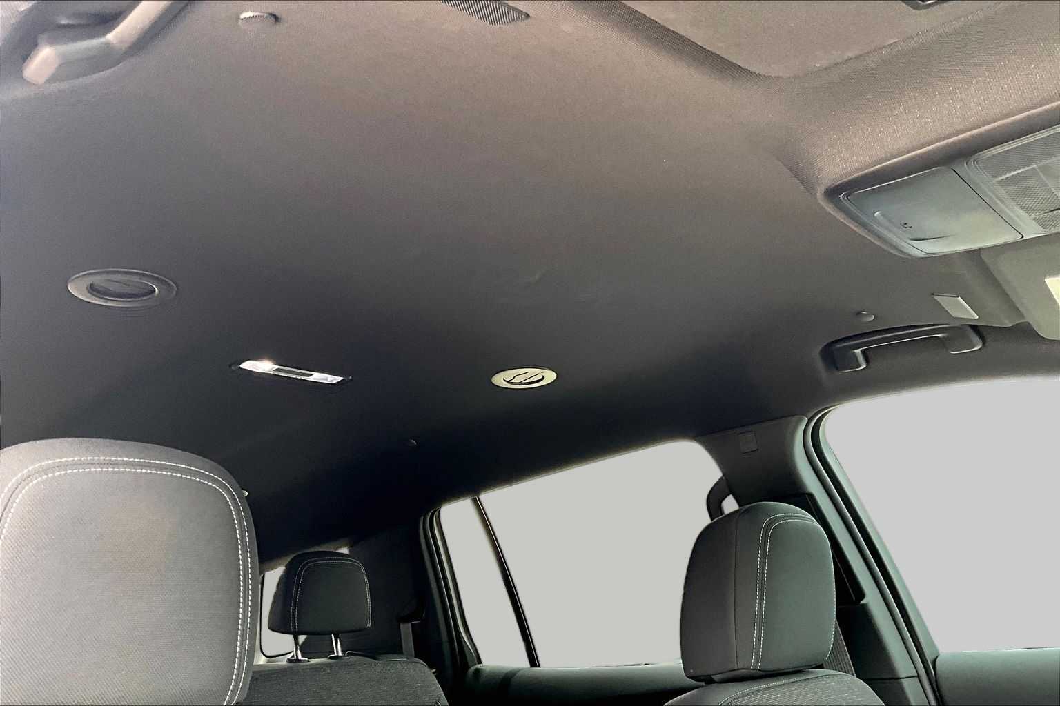 2024 Chevrolet Traverse FWD LT Iridescent Pearl Tricoat at Group 1 Toyota Southwest