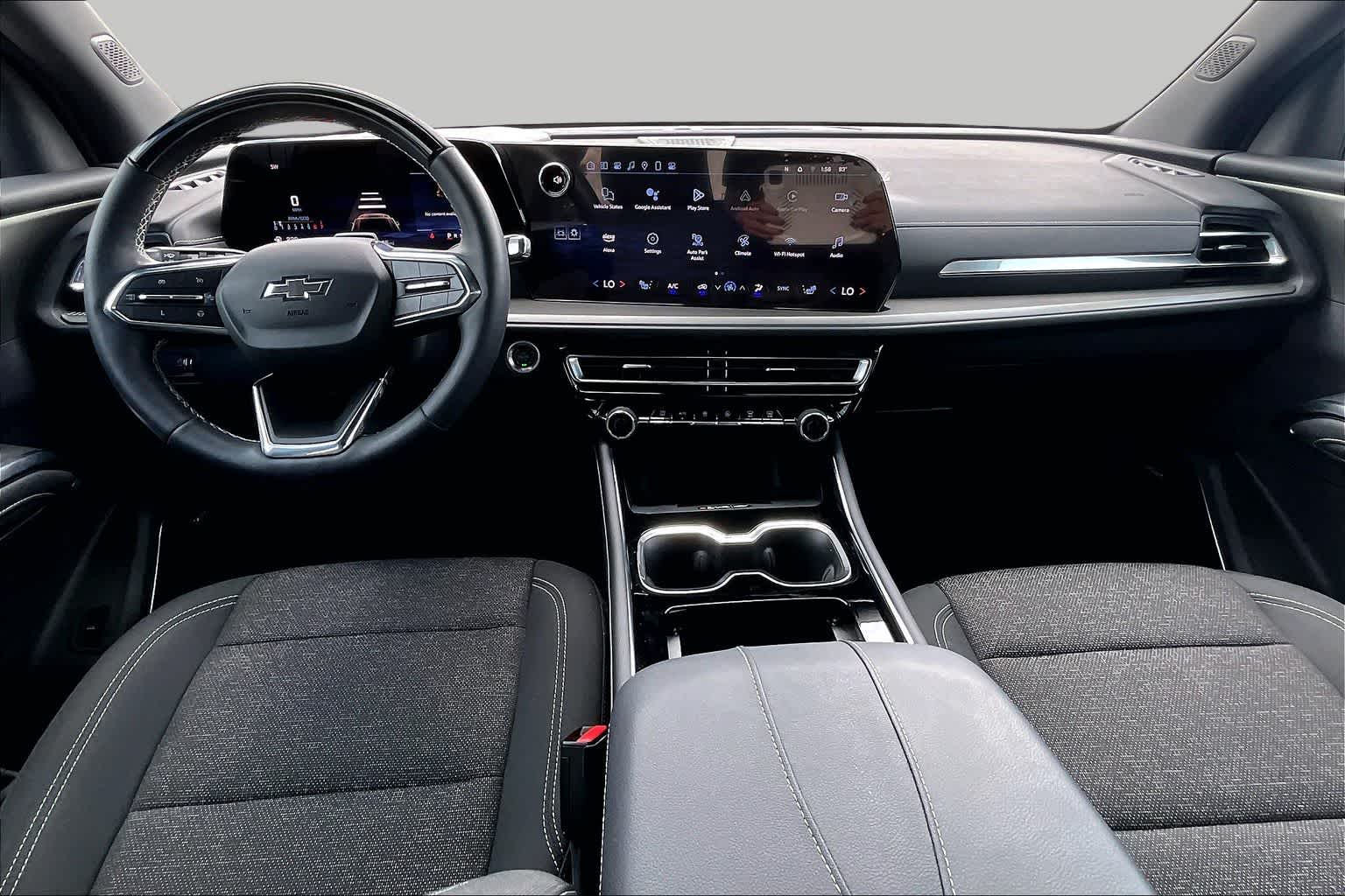 2024 Chevrolet Traverse FWD LT Iridescent Pearl Tricoat at Group 1 Toyota Southwest