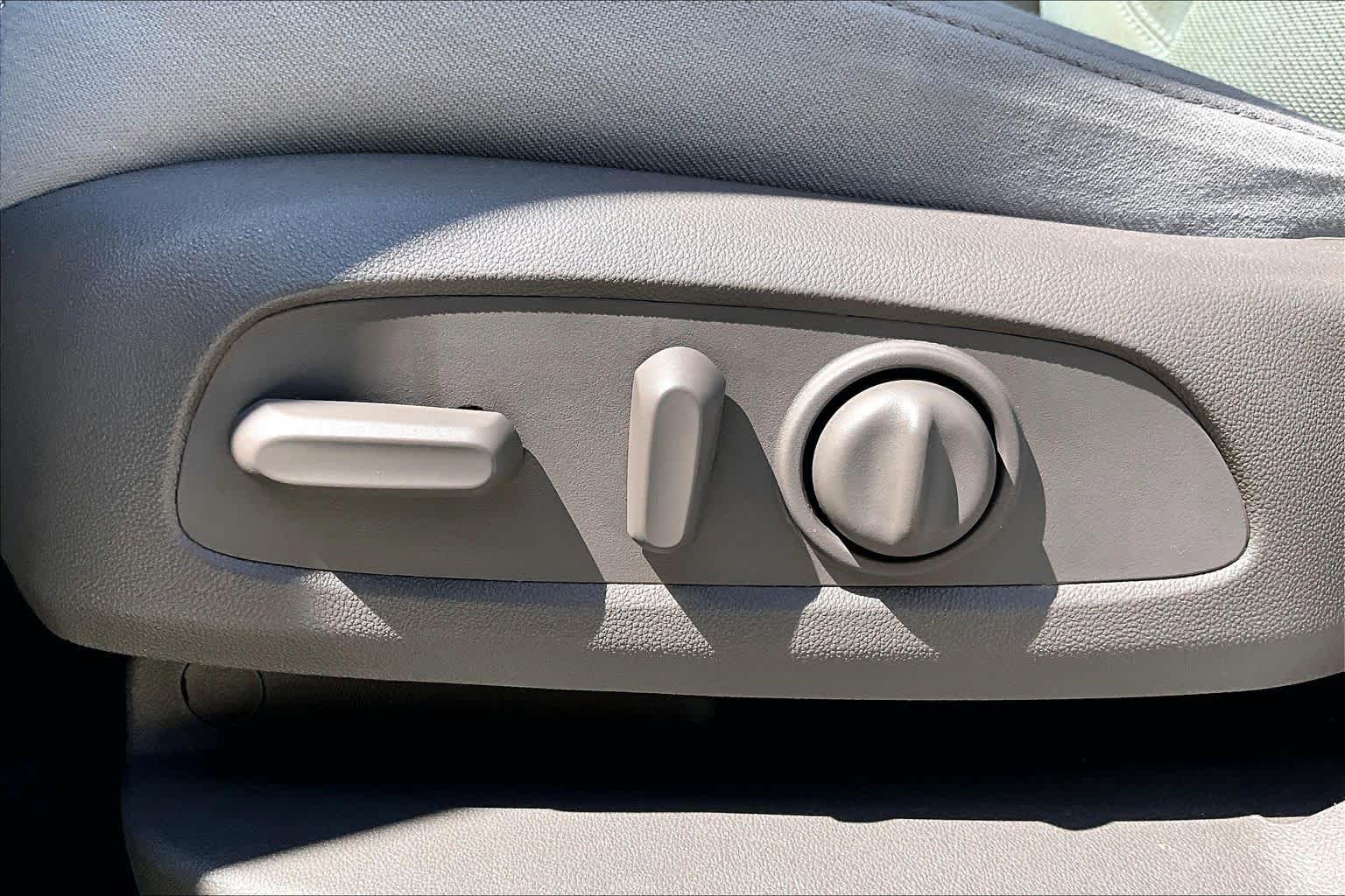 2021 Chevrolet Traverse LT Cloth Iridescent Pearl Tricoat at Lexus Southwest Houston
