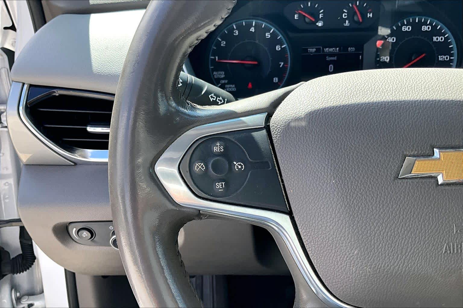 2021 Chevrolet Traverse LT Cloth Iridescent Pearl Tricoat at Lexus Southwest Houston
