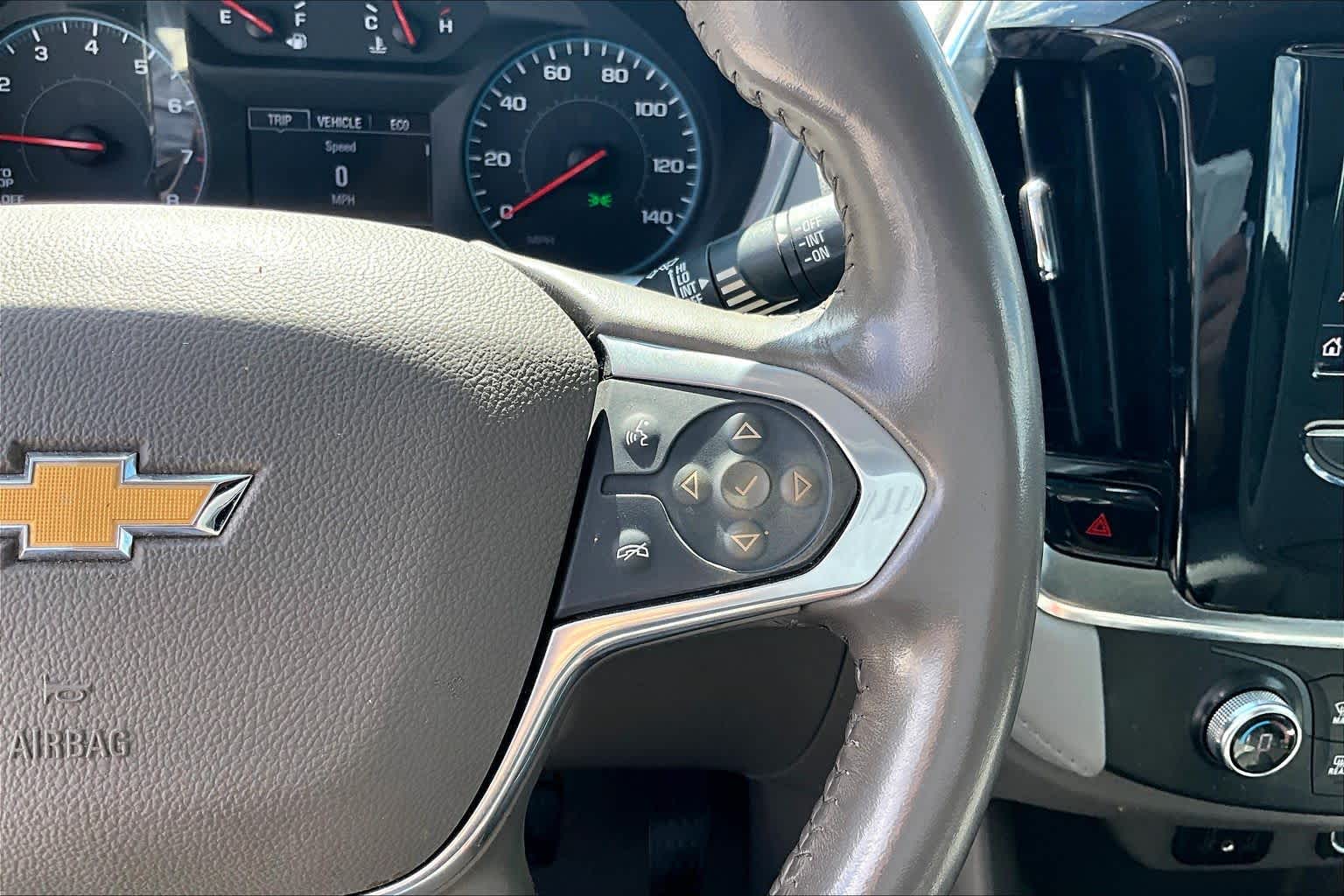 2021 Chevrolet Traverse LT Cloth Iridescent Pearl Tricoat at Lexus Southwest Houston