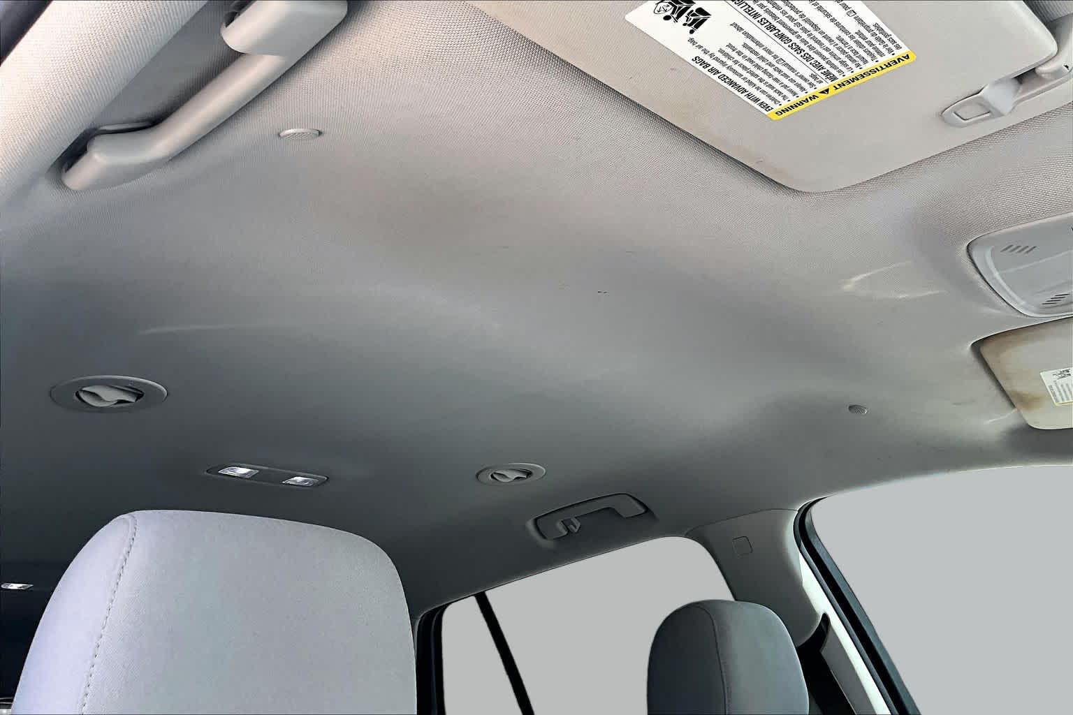 2021 Chevrolet Traverse LT Cloth Iridescent Pearl Tricoat at Lexus Southwest Houston