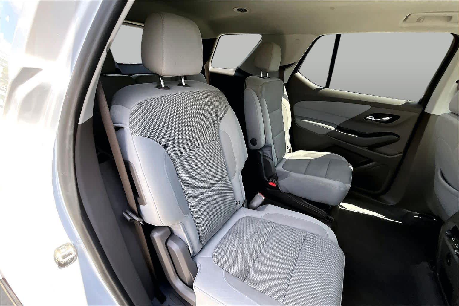 2021 Chevrolet Traverse LT Cloth Iridescent Pearl Tricoat at Lexus Southwest Houston
