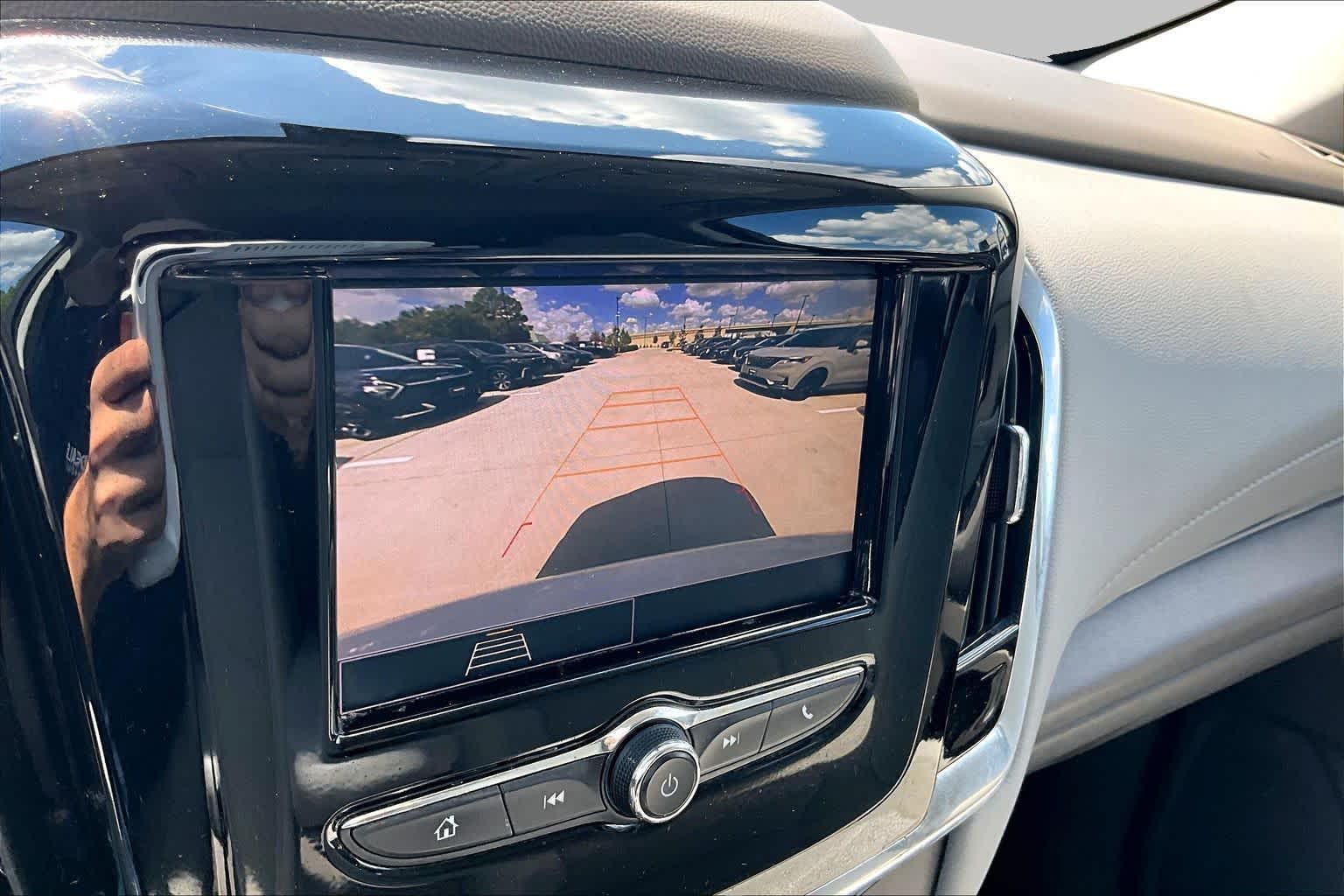 2021 Chevrolet Traverse LT Cloth Iridescent Pearl Tricoat at Lexus Southwest Houston