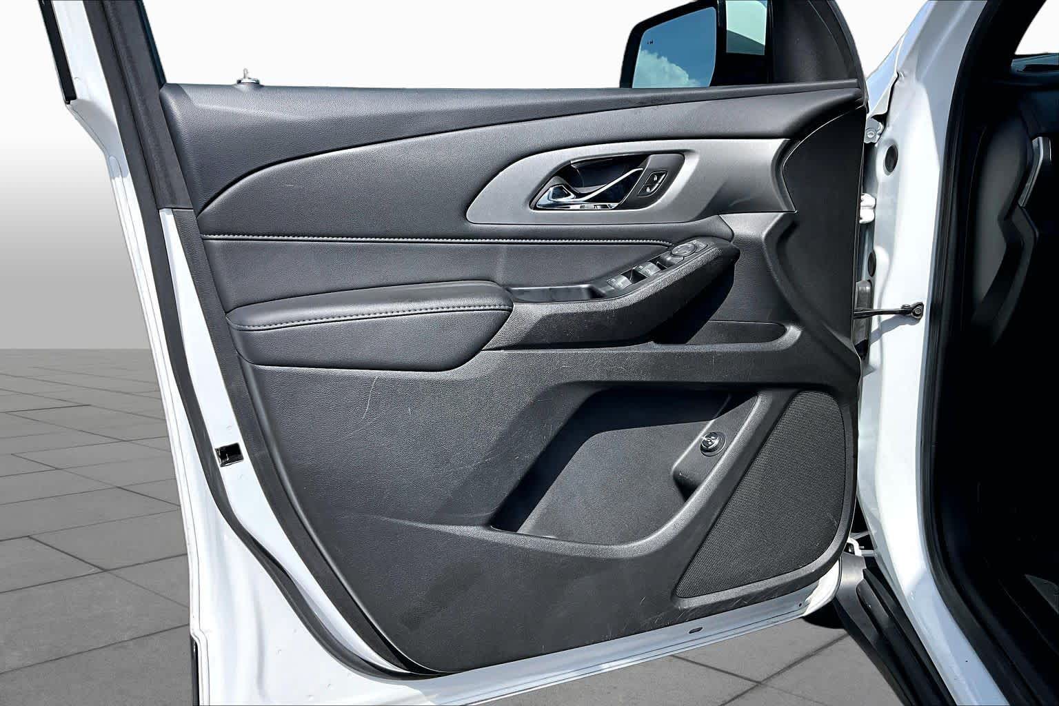 2023 Chevrolet Traverse photo 40 of 72
