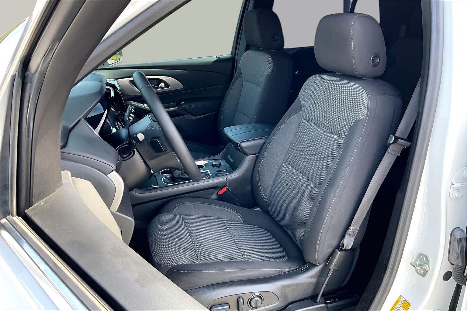 2023 Chevrolet Traverse photo 14 of 72
