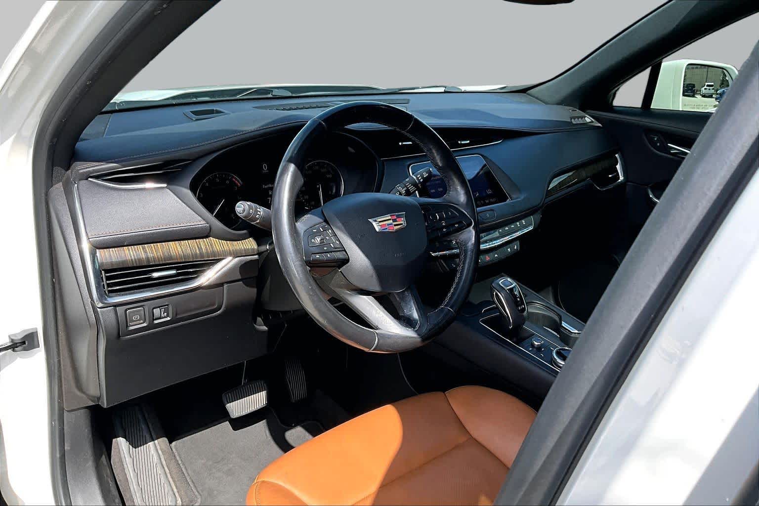 2019 Cadillac XT4 FWD Premium Luxury Crystal White Tricoat at Beck & Masten Kia