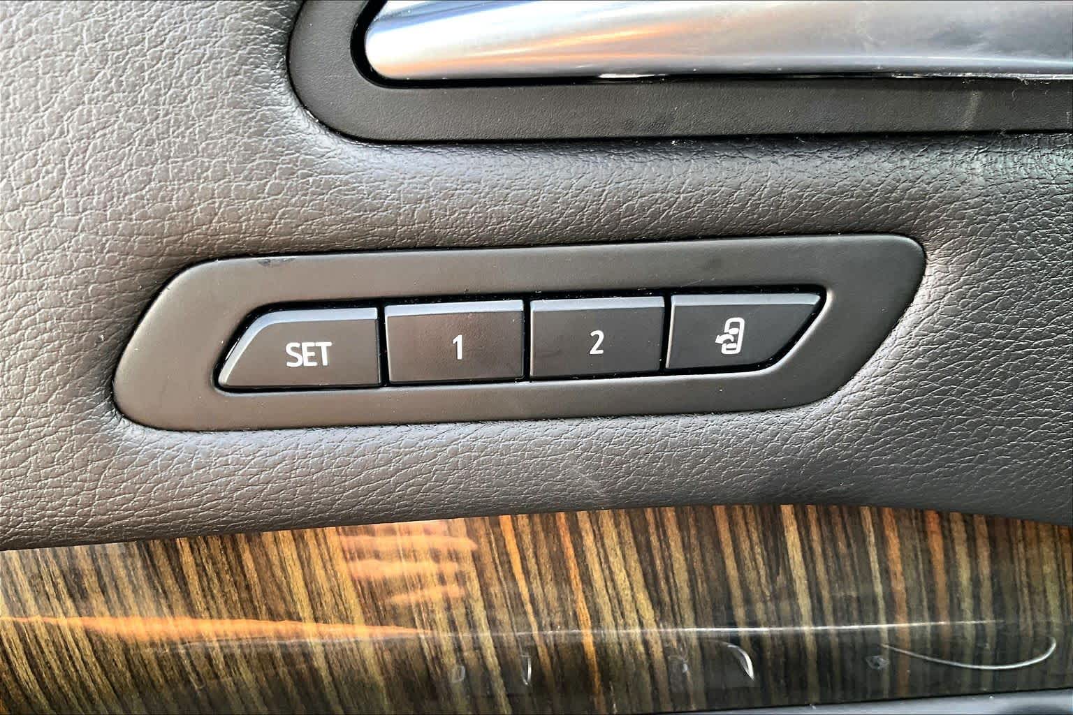 2019 Cadillac XT4 FWD Premium Luxury Crystal White Tricoat at Beck & Masten Kia