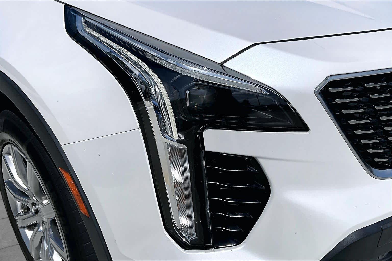 2019 Cadillac XT4 FWD Premium Luxury Crystal White Tricoat at Beck & Masten Kia