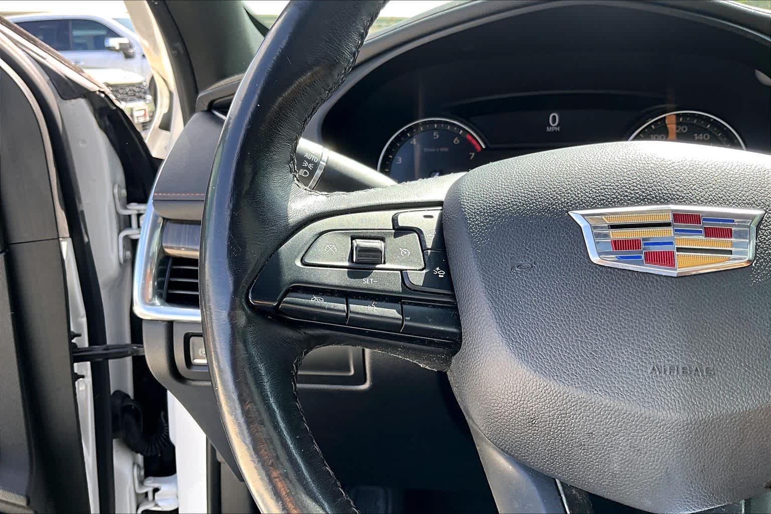 2019 Cadillac XT4 FWD Premium Luxury Crystal White Tricoat at Beck & Masten Kia