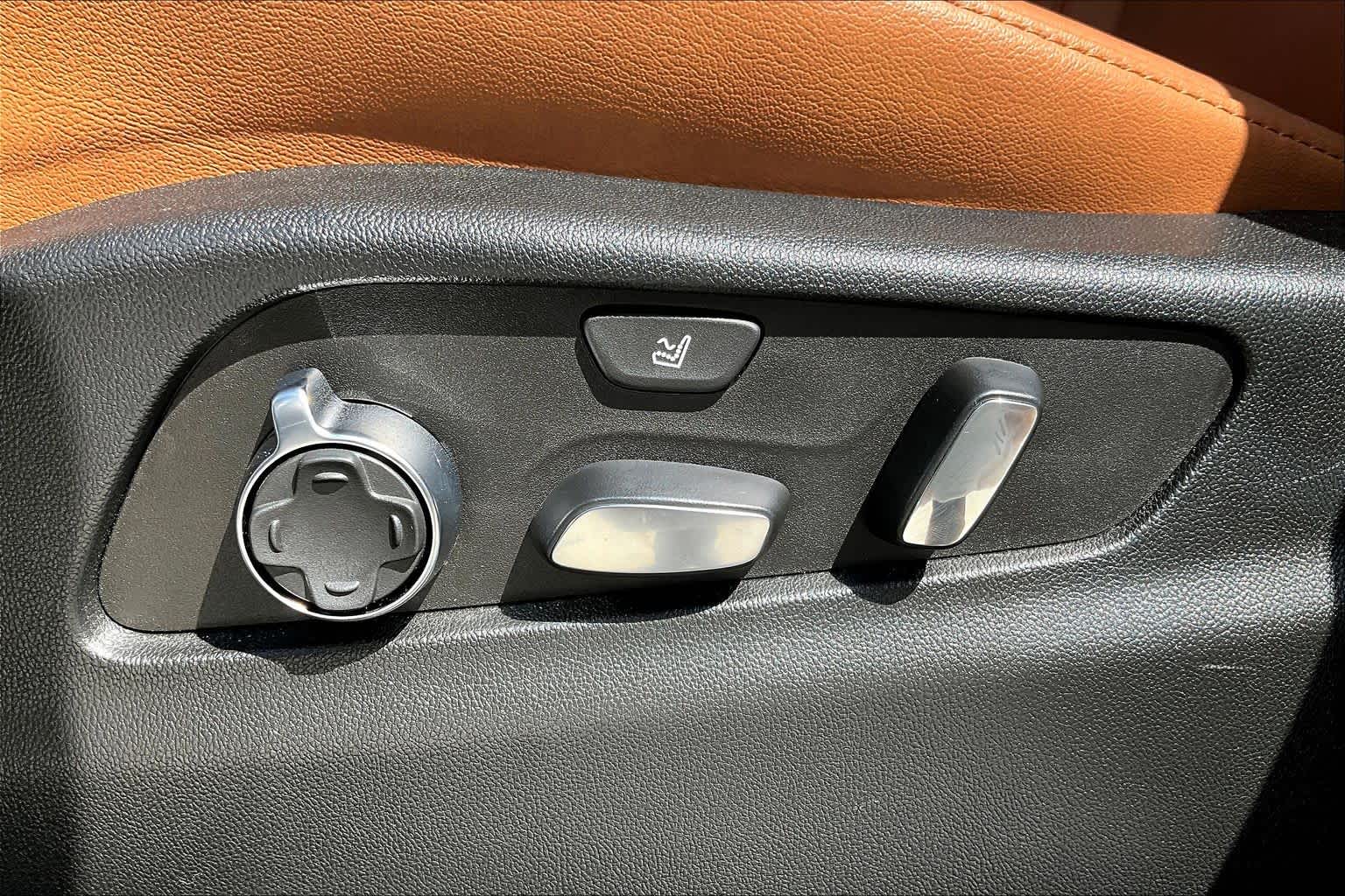 2023 Cadillac XT4 FWD Premium Luxury Crystal White Tricoat at Davis Chevrolet