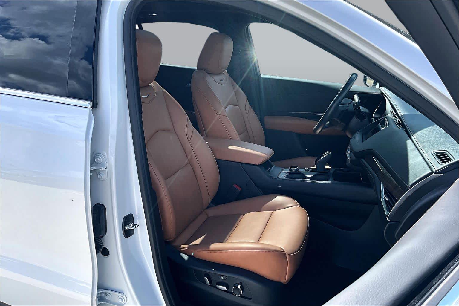 2023 Cadillac XT4 FWD Premium Luxury Crystal White Tricoat at Davis Chevrolet