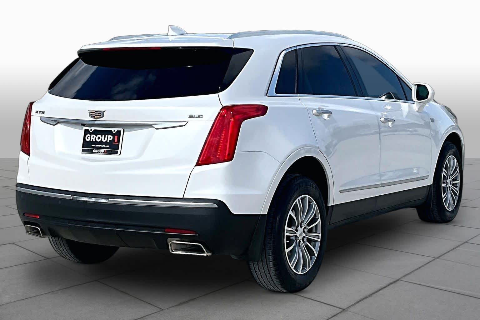2017 Cadillac XT5 Luxury FWD Crystal White Tricoat at Tomball Ford