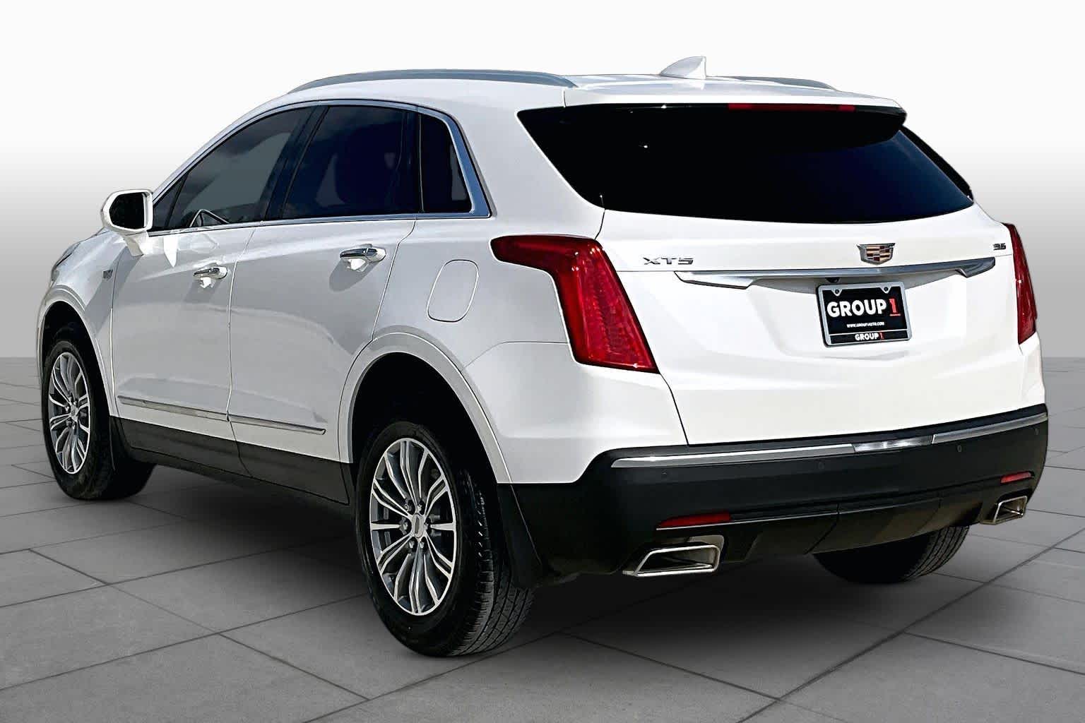 2017 Cadillac XT5 Luxury FWD Crystal White Tricoat at Tomball Ford