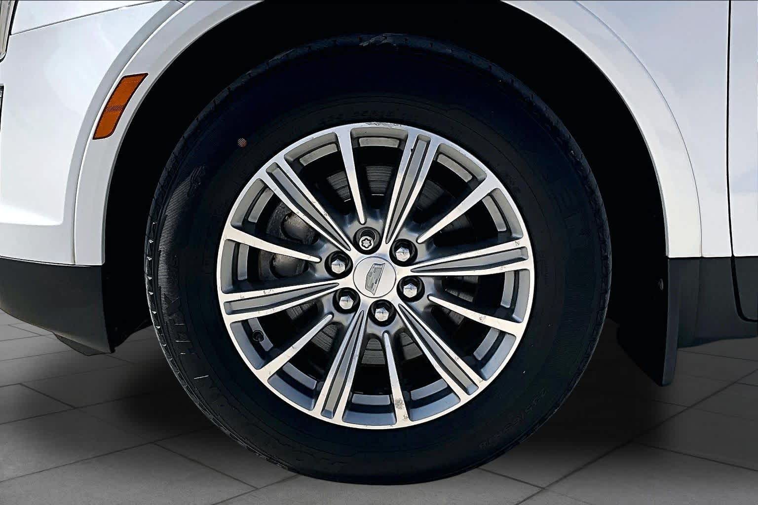 2017 Cadillac XT5 Luxury FWD Crystal White Tricoat at Tomball Ford