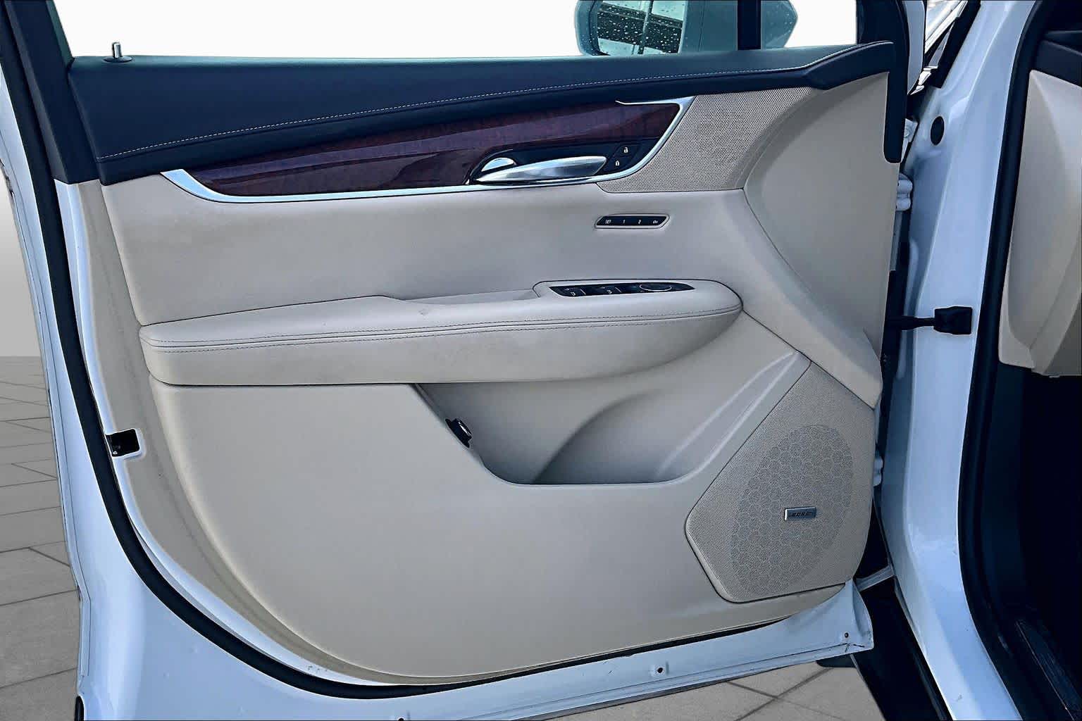 2017 Cadillac XT5 Luxury FWD Crystal White Tricoat at Tomball Ford