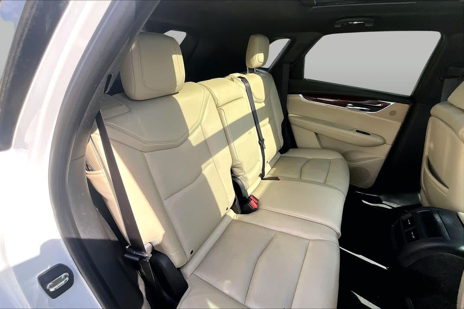 2017 Cadillac XT5 Luxury FWD Crystal White Tricoat at Tomball Ford