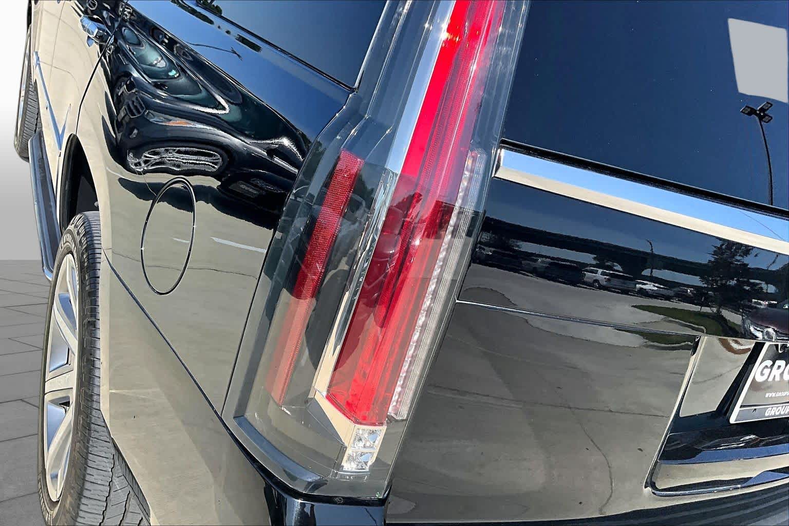 2020 Cadillac Escalade Luxury Black Raven at AutoNation USA Houston