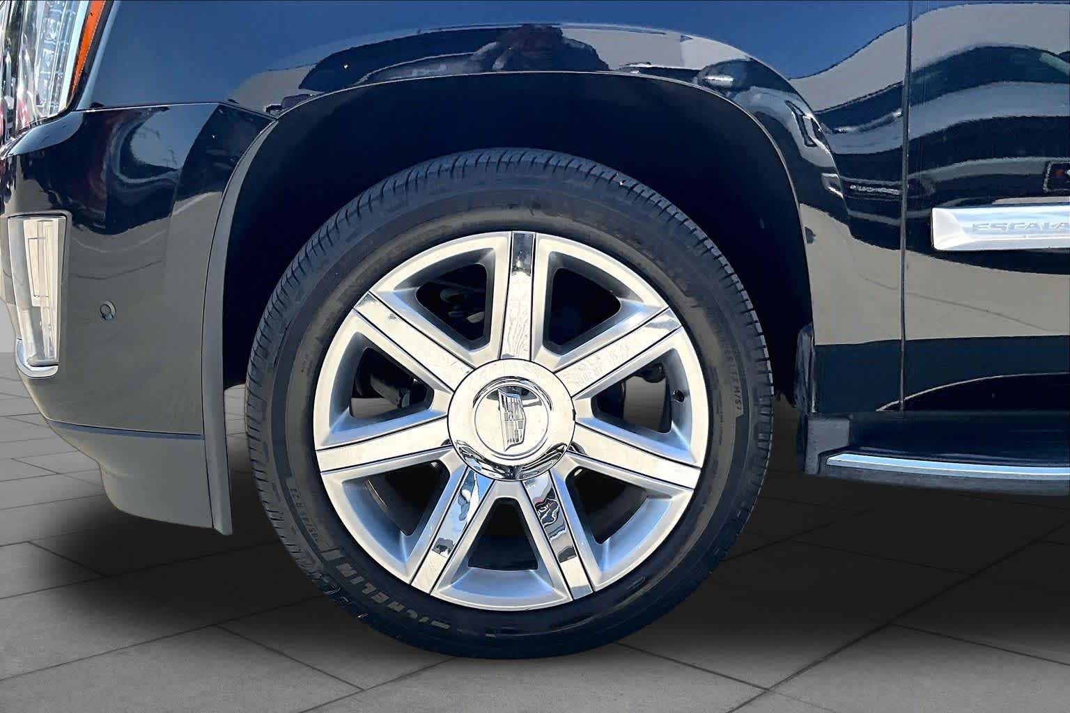 2020 Cadillac Escalade Luxury Black Raven at AutoNation USA Houston