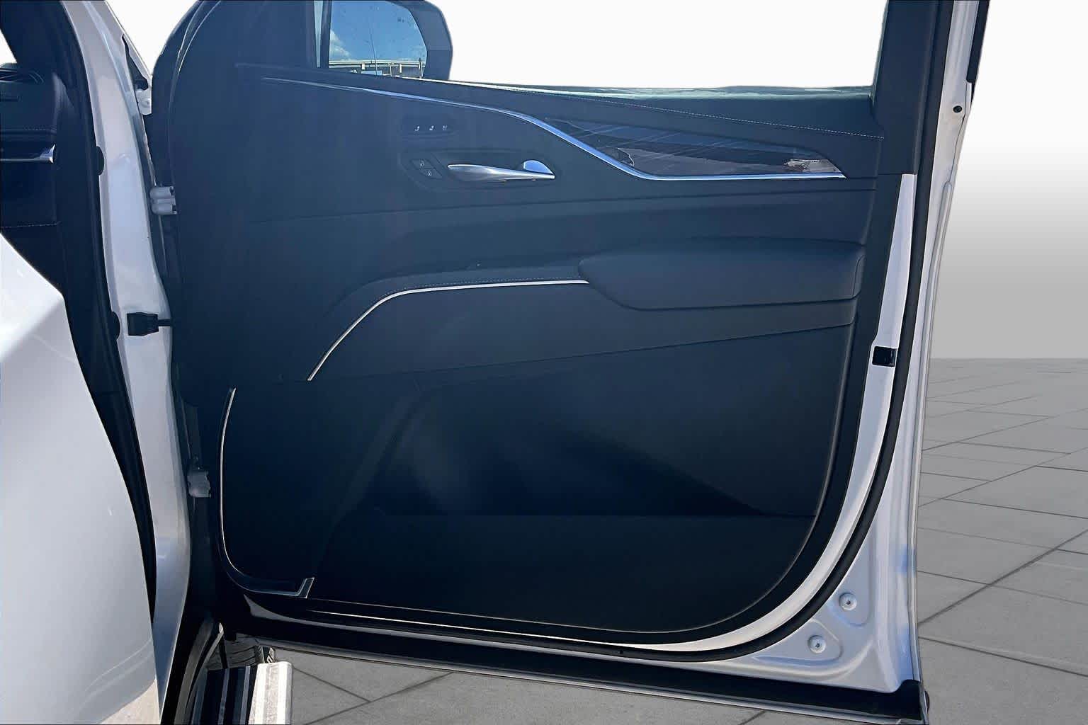 2021 Cadillac Escalade Sport Crystal White Tricoat at Beck & Masten Kia